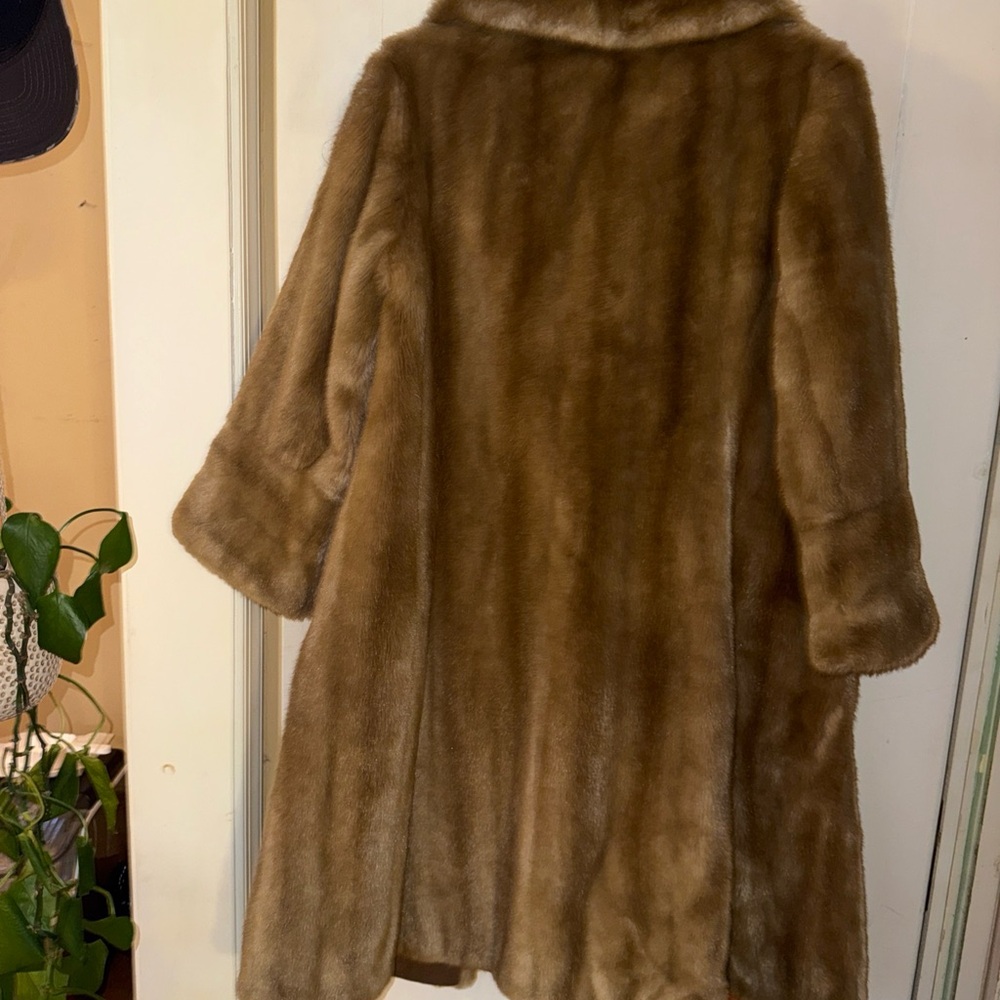 Grandella Sportowne Long Fur Coat - Picture 7 of 10